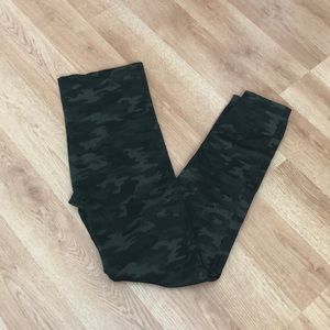 LIKE NEW! Spanx Leggings